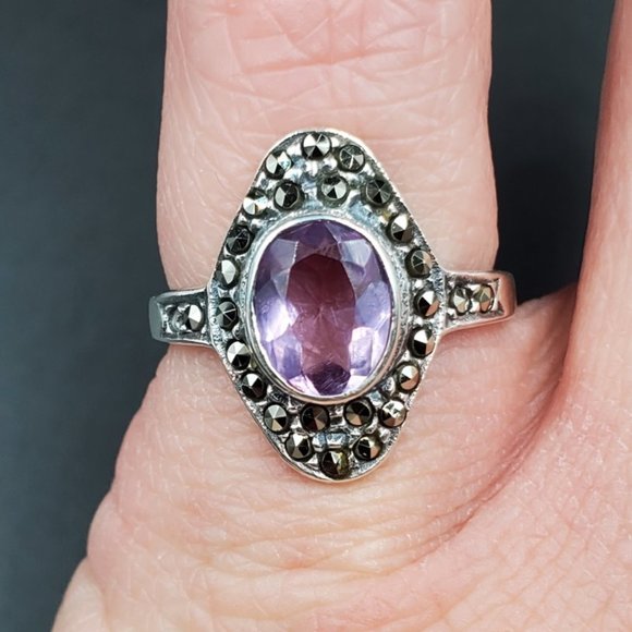 Jewelry - Size 5.75 Sterling Silver Unique Amethyst Ring